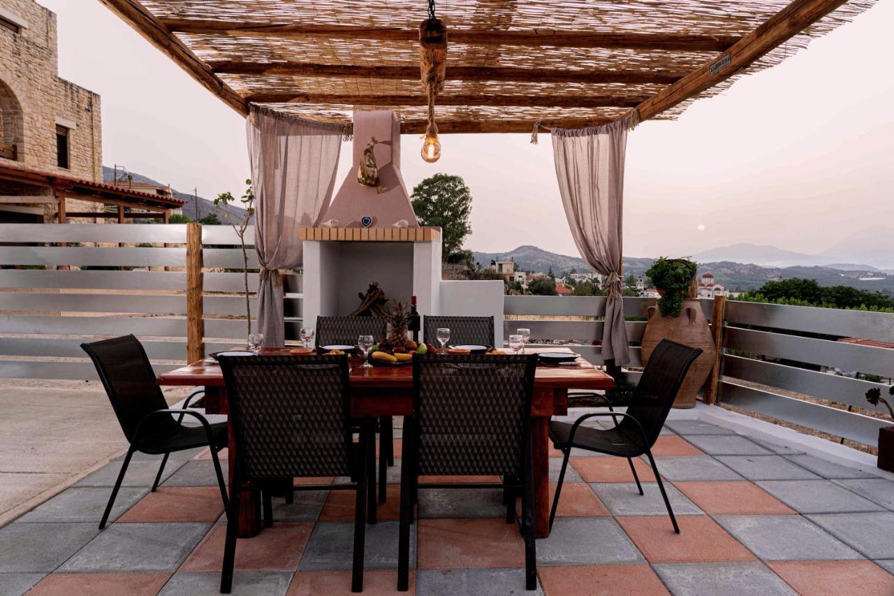 Haritos Holidays Home Pombia Esterno foto