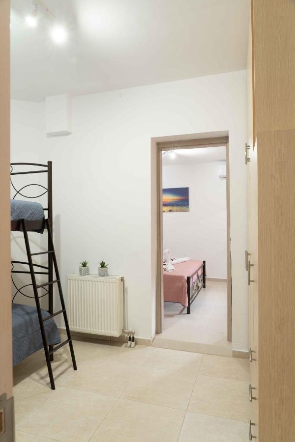 Haritos Holidays Home Pombia Esterno foto