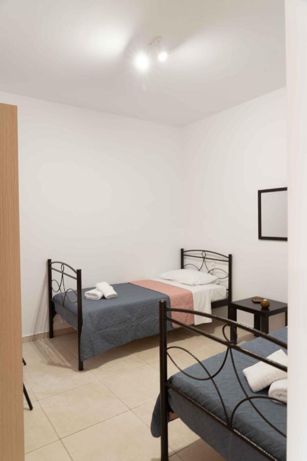 Haritos Holidays Home Pombia Esterno foto