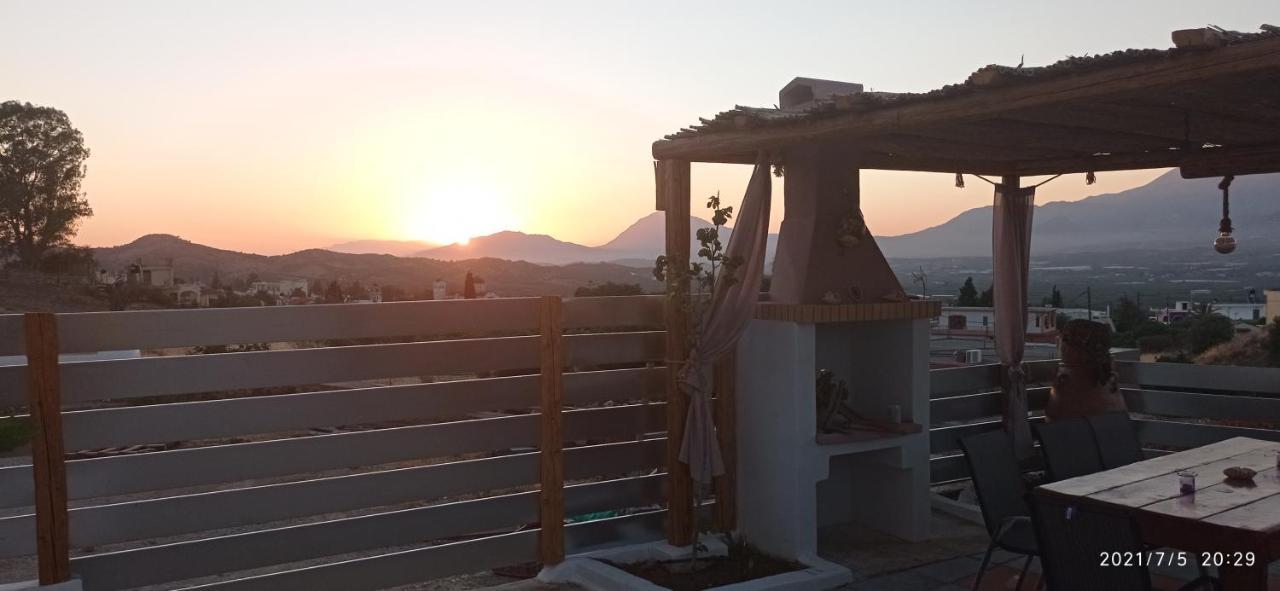 Haritos Holidays Home Pombia Esterno foto