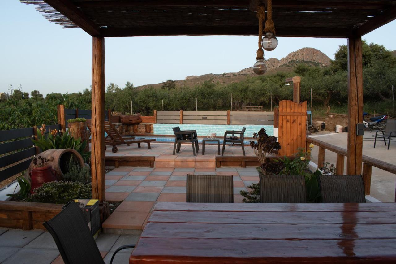 Haritos Holidays Home Pombia Esterno foto